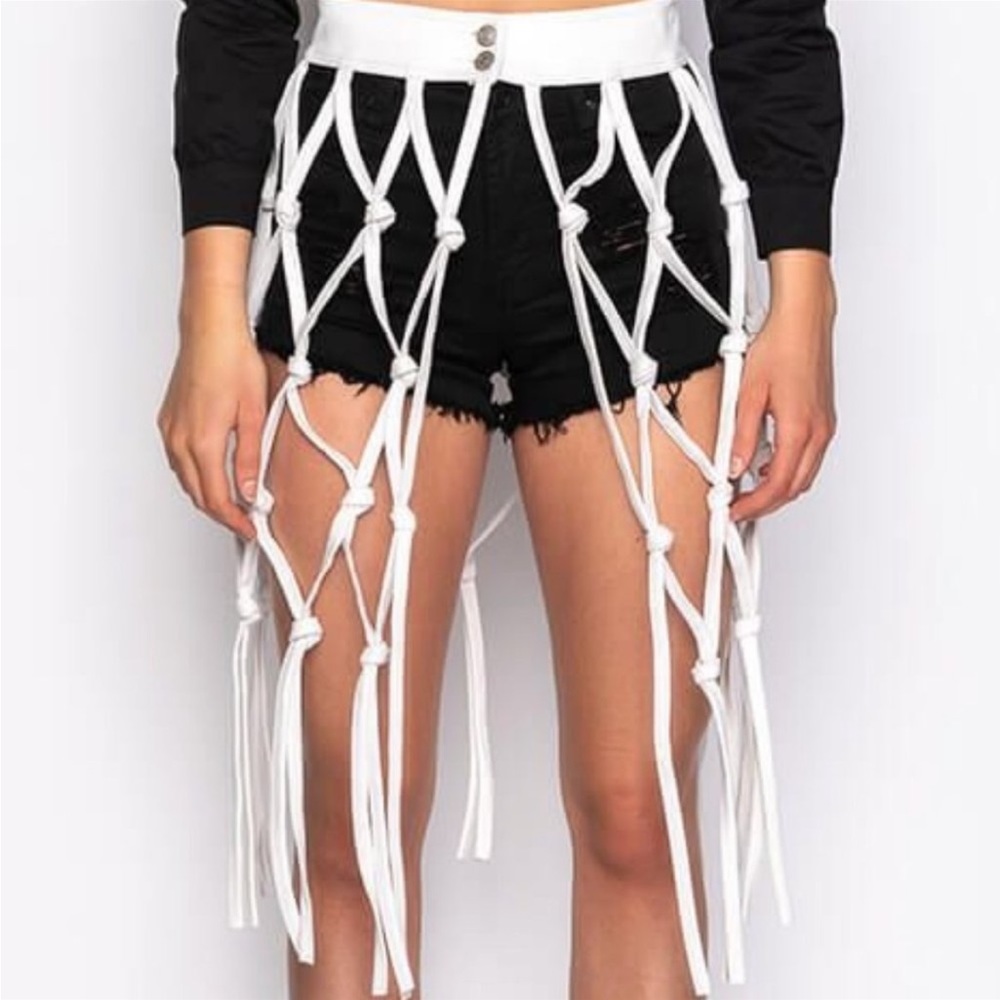 Ivory Faux Leather Netted Belt 🔥